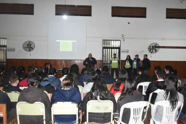 Dieron inicio a las charlas por la Semana de la Seguridad Vial,